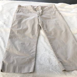 Old Navy Stretch Capris Khakis size10